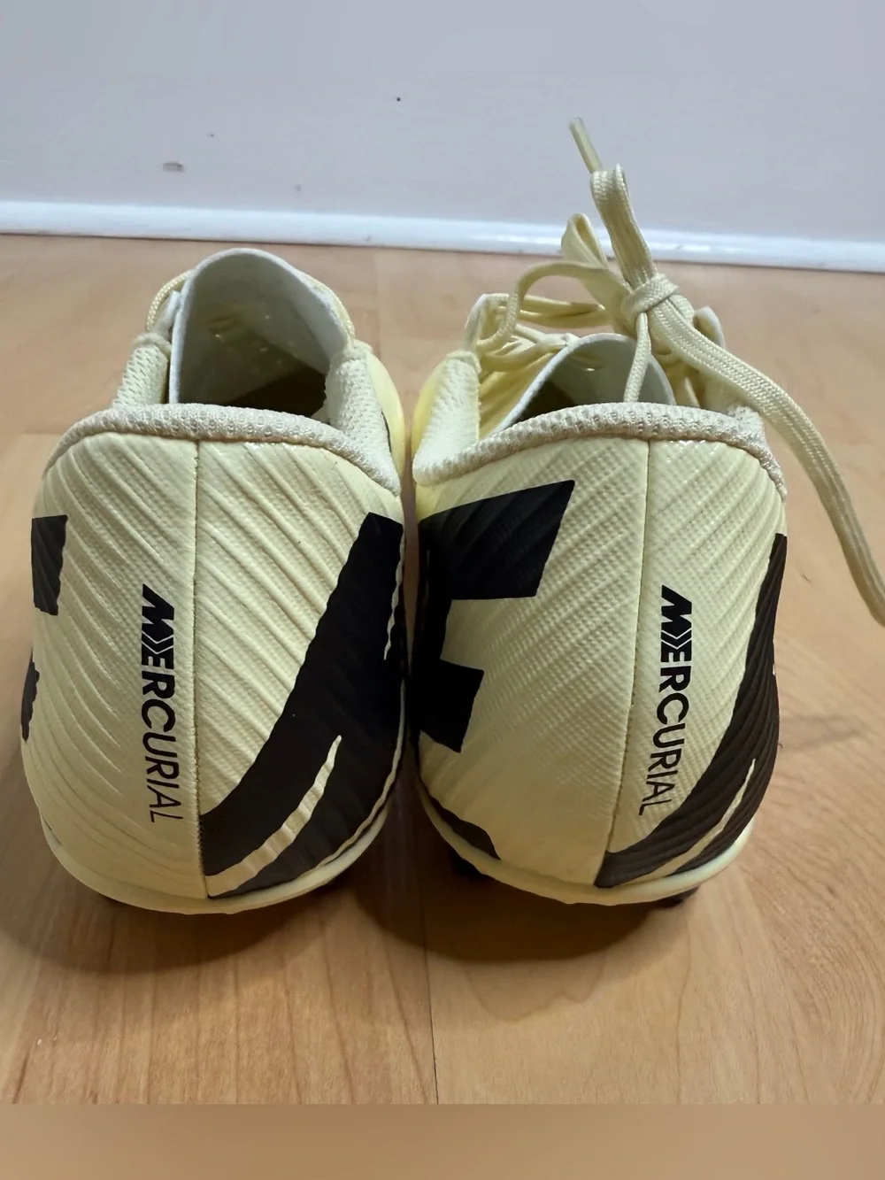 Nike Mercurial Vapor 15 Club MG Lemonade | Men 5.5 / Women 7 NWOB